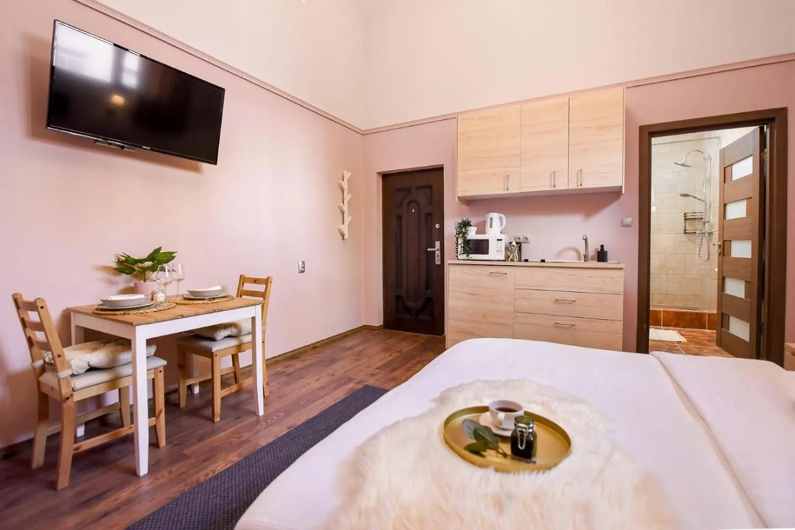 Historic Charm, Modern Comfort - Accommodation In The Heart Of The Old Town Bucarest 0*,